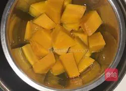 Sesame Pumpkin Cake Recipe Illustration 2