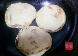 Illustration of how to make silk-wrapped hand-torn cakes 25