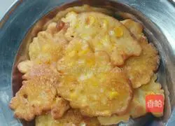 Illustration of how to make glutinous corn cakes 6
