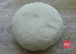 Illustration of how to make scallion oil dough cake 3