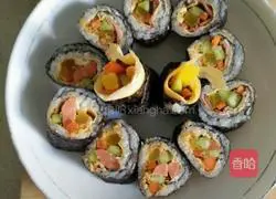 Illustration of how to make ham and bacon sushi 7