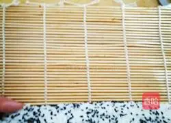 Illustration of how to make fancy sushi 6