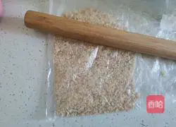 Illustration of making lard peanut cake 2