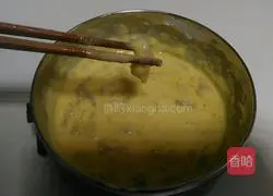Illustration of how to make shrimp egg pancake 3