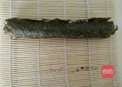 Illustration of how to make meat floss sushi 4