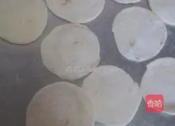 Illustration of how to make fennel pancakes 9