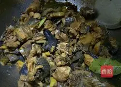 Illustration of how to make black-bone chicken cakes 3