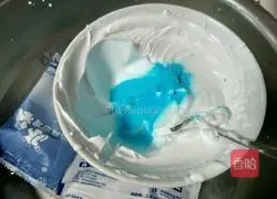 Illustration of how to make creamy fruit cake without a spatula 5