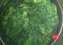 Illustration of how to make pan-fried spinach cake 1