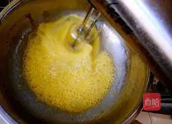 Illustration of making whole egg sponge steamed cake 4