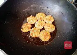 Illustration of how to make pan-fried potato patties 5