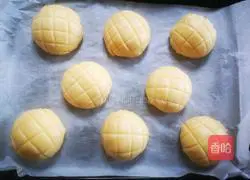 Illustration of how to make pineapple buns 3