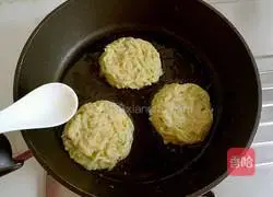 Illustration of how to make shredded radish cake 9