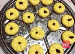 How to make steamed pumpkin cakes Illustration 5