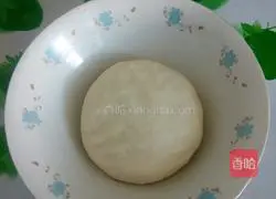 Illustration of how to make lettuce, ham and egg burritos 1