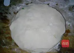 Illustration of how to make salt and pepper layer cake 10