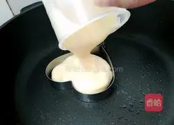 Illustration of how to make pancakes 15