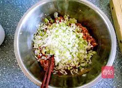 Illustration of how to make layers of fragrant mutton patties 5