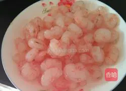 Illustration of how to make shrimp and fungus vegetable cakes 6