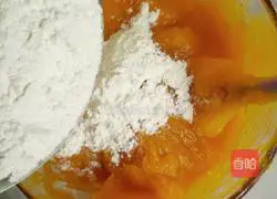 Snowflake Pumpkin Cake Recipe Illustration 5