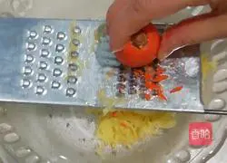 Illustration of how to make egg and potato pancakes 2