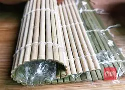 Simple sushi recipe illustration 3