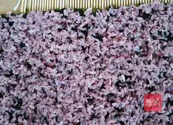 Purple Rice Enoki Mushroom Sushi Recipe Illustration 5