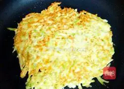 Illustration of how to make spiced pumpkin cake 7