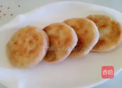 Illustration of how to make fennel pork pie 20