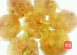Illustration of how to make salt and pepper potato pancakes 8