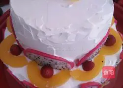 Double-layer cake decorated with cream Practice illustration 9