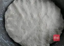  Illustration of how to make Luzhong single cake 1