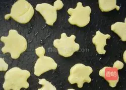 Illustration of how to make sweet potato cartoon cake 7