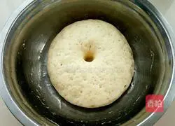 Illustration of how to make dough pancakes 5