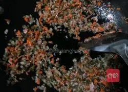 Illustration of how to make pan-fried potato pancakes 1