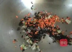 Illustration of how to make carrot and fungus egg cake 3