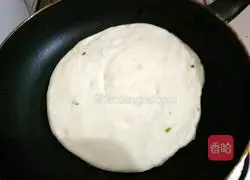 Illustration of how to make scallion pancakes 11