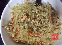 Illustration of how to make vermicelli meat pie 17