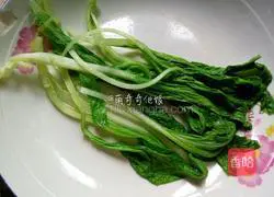 Illustration of how to make breakfast egg burritos 7