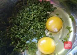 Illustration of how to make toon and egg corn cakes 1