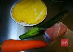 Illustration of how to make delicious ham sushi 2