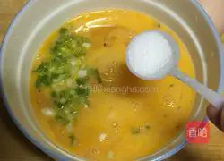 Illustration of how to make whitebait pancakes 4