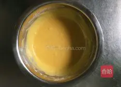 Illustration of how to make meat floss and green onion cake rolls 6