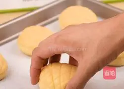 A successful and authentic Hong Kong-style pineapple bun tutorial, crispy on the outside and soft on the inside, super delicious Practice illustration 8