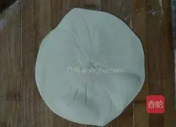 Illustration of how to fill egg cakes with success even for those with disabilities 6