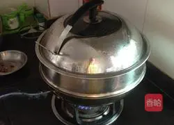 Illustration of how to make steamed purple potato cakes 6