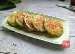 Illustration of how to make rice and zucchini cakes 1