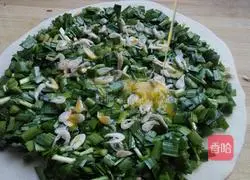 Illustration of how to make chive egg pancake 5