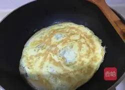 Illustration of how to make quinoa and purple potato sushi rolls 7