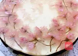 Fashionable mom teaches you how to make dreamy cherry blossom yogurt Illustration of how to make frozen cheesecake 1